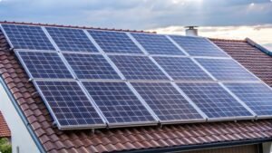 Mantenimiento de Paneles Solares: Cómo Prolongar la Vida Útil de Tu Sistema Fotovoltaico