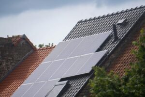 Tipos de Paneles Solares y Cómo Elegir el Adecuado para Tu Hogar