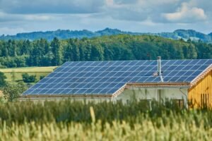 Regulador de Carga Solar: ¿Por Qué Esencial para Tu Sistema Fotovoltaico?